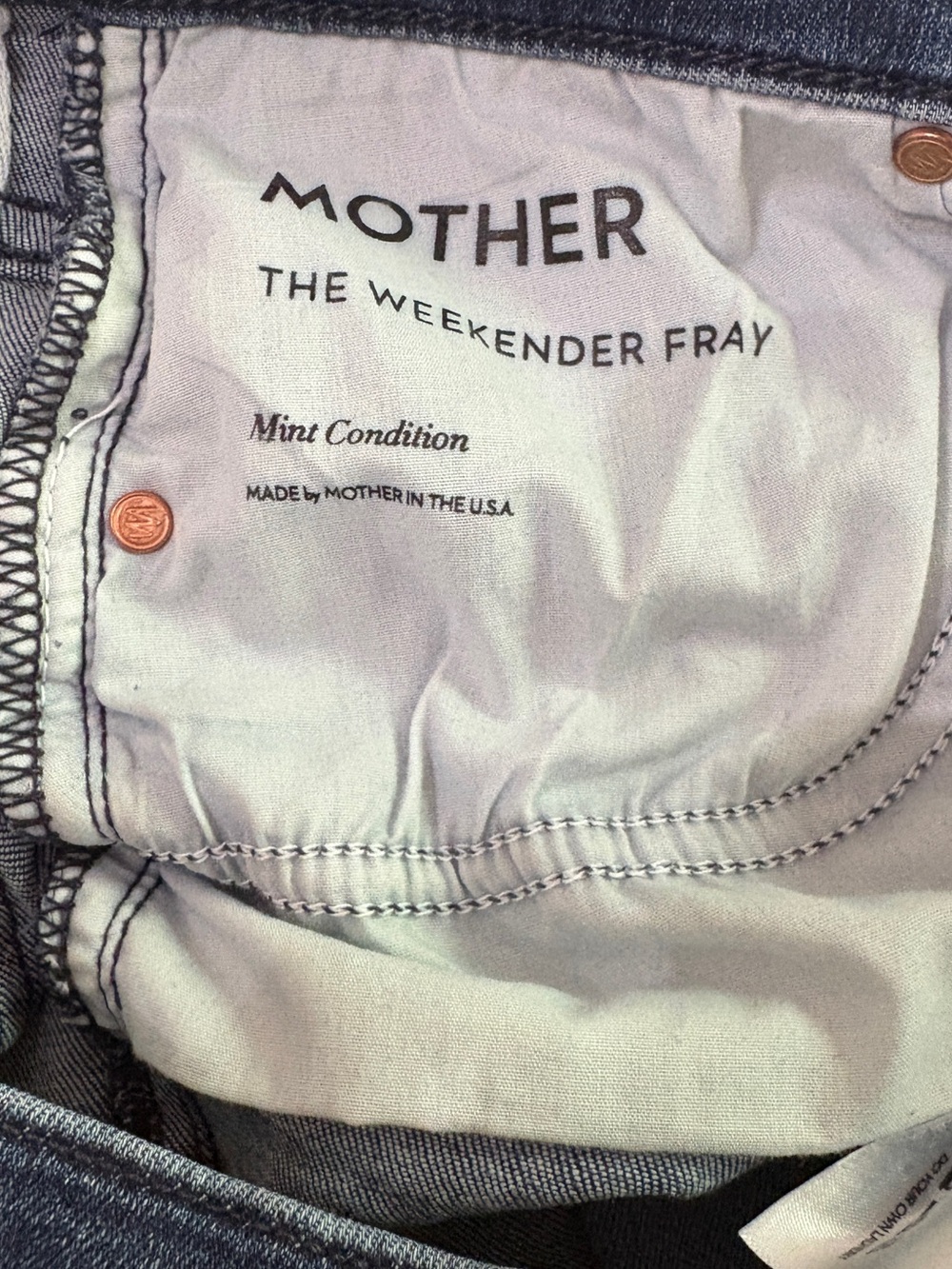 MOTHER The Weekender Fray Mid-Rise Flare Jeans in Mint Condition Medium Wash 28 - Picture 6 of 14